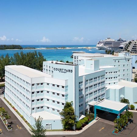 Courtyard By Marriott Nassau Downtown/Junkanoo Beach Buitenkant foto