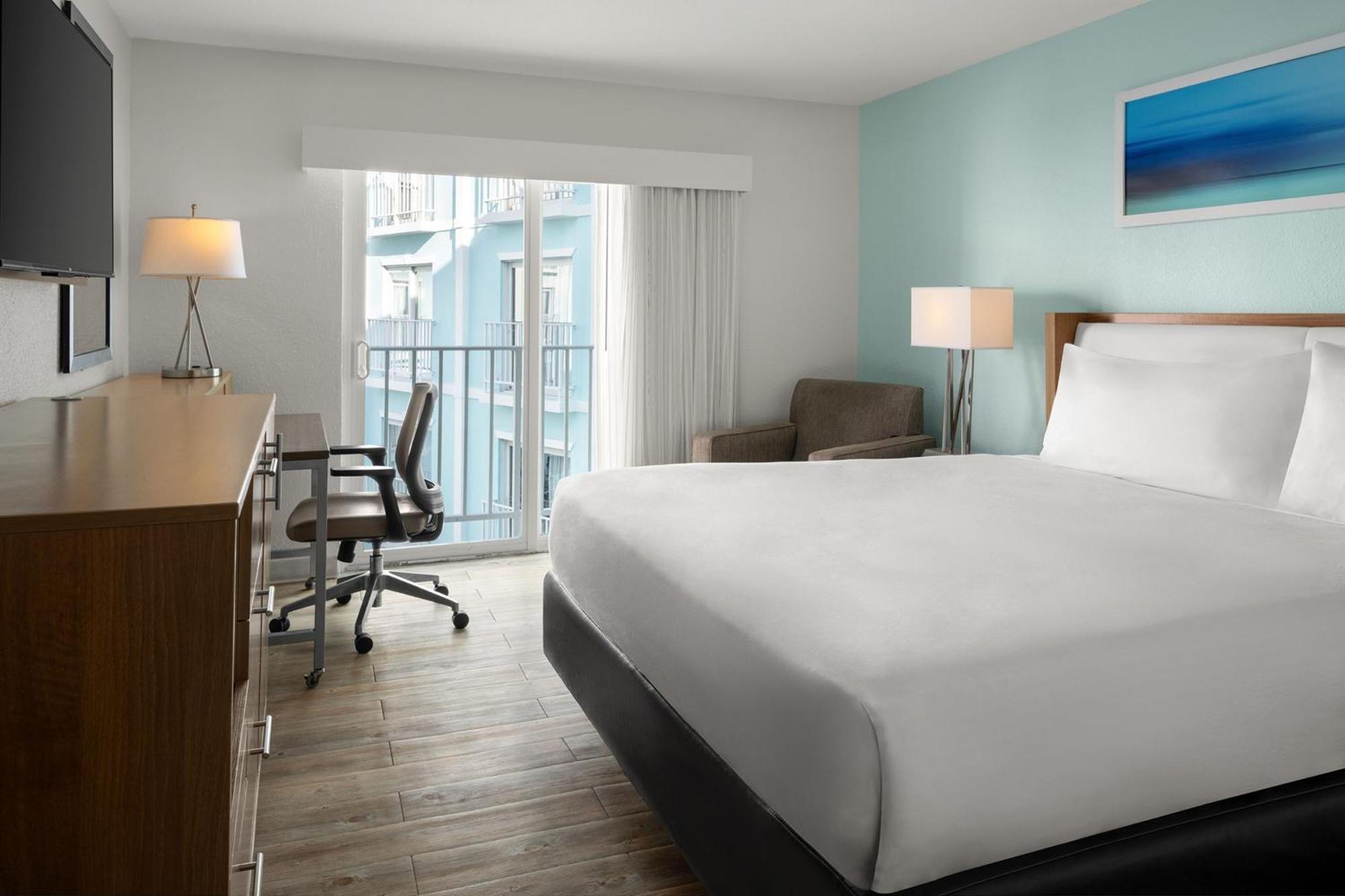 Courtyard By Marriott Nassau Downtown/Junkanoo Beach Buitenkant foto