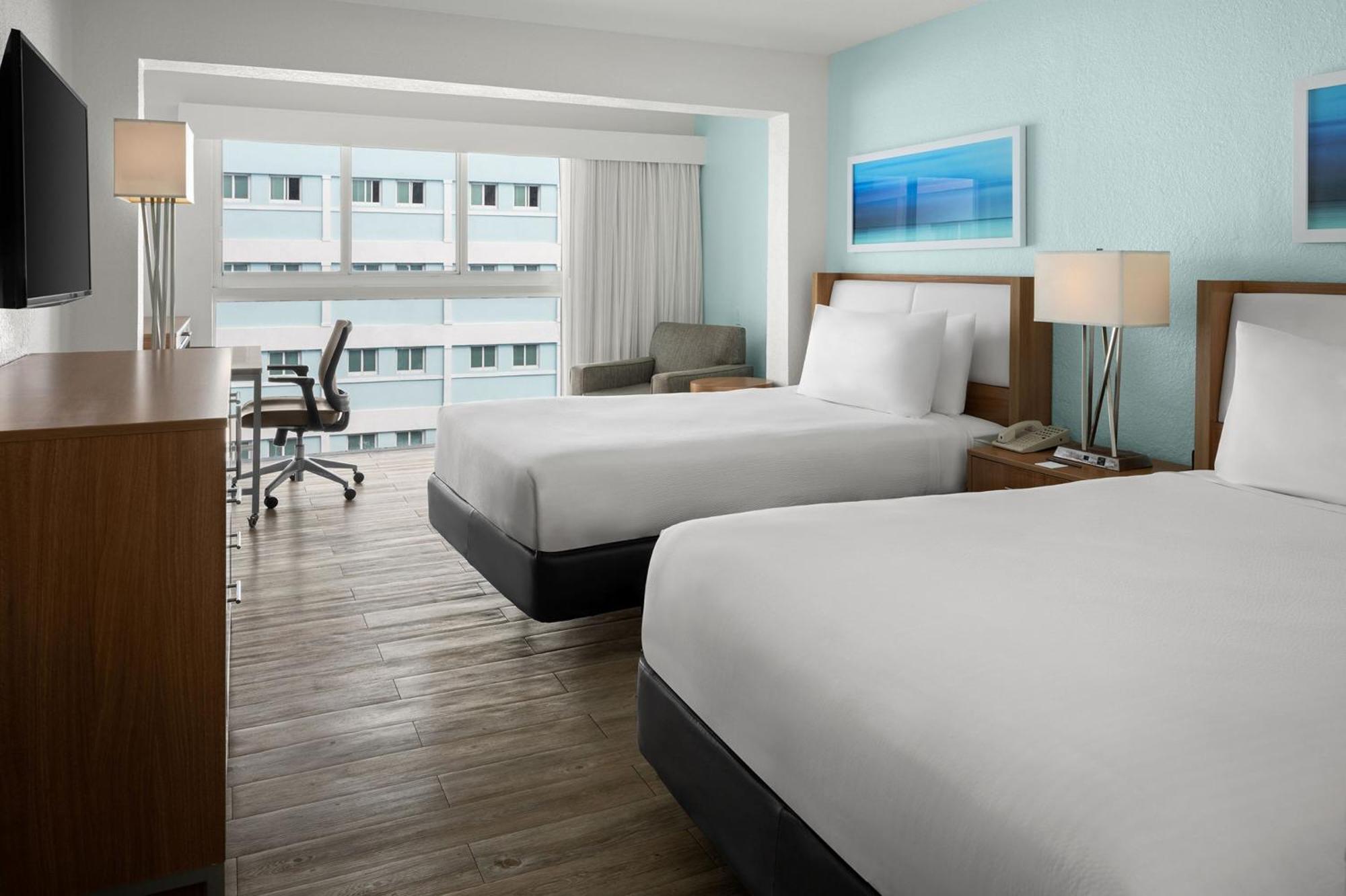 Courtyard By Marriott Nassau Downtown/Junkanoo Beach Buitenkant foto