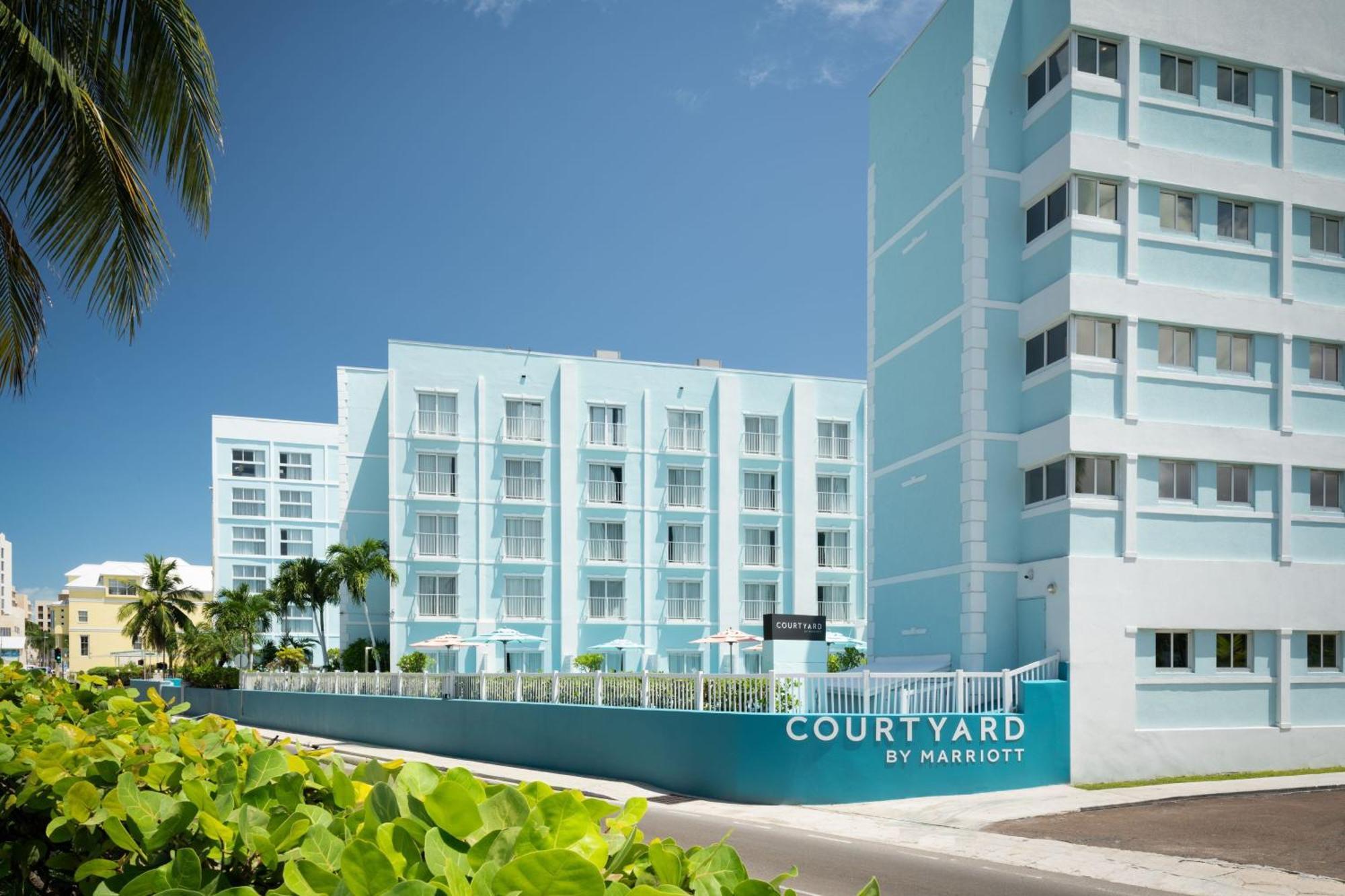 Courtyard By Marriott Nassau Downtown/Junkanoo Beach Buitenkant foto