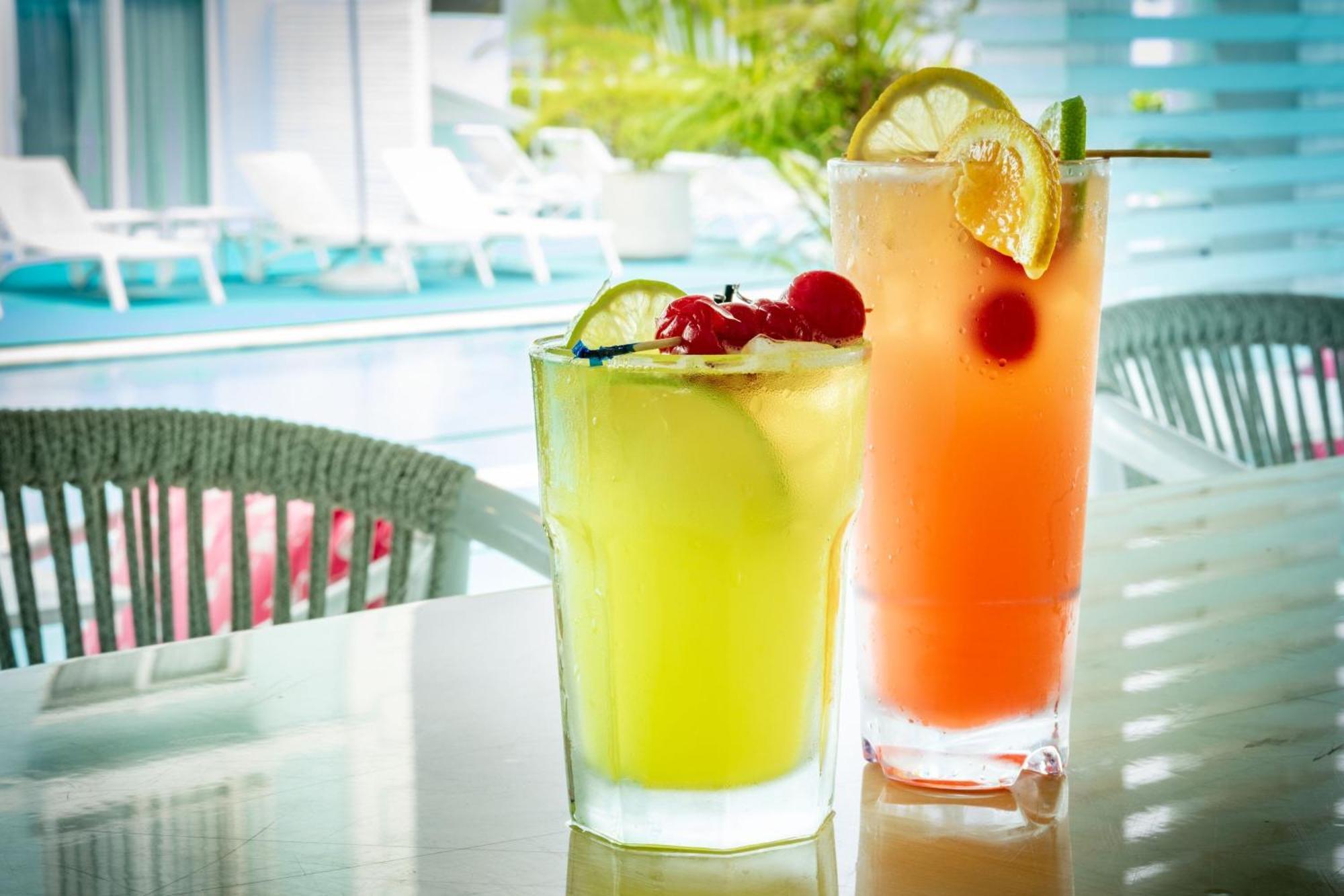Courtyard By Marriott Nassau Downtown/Junkanoo Beach Buitenkant foto
