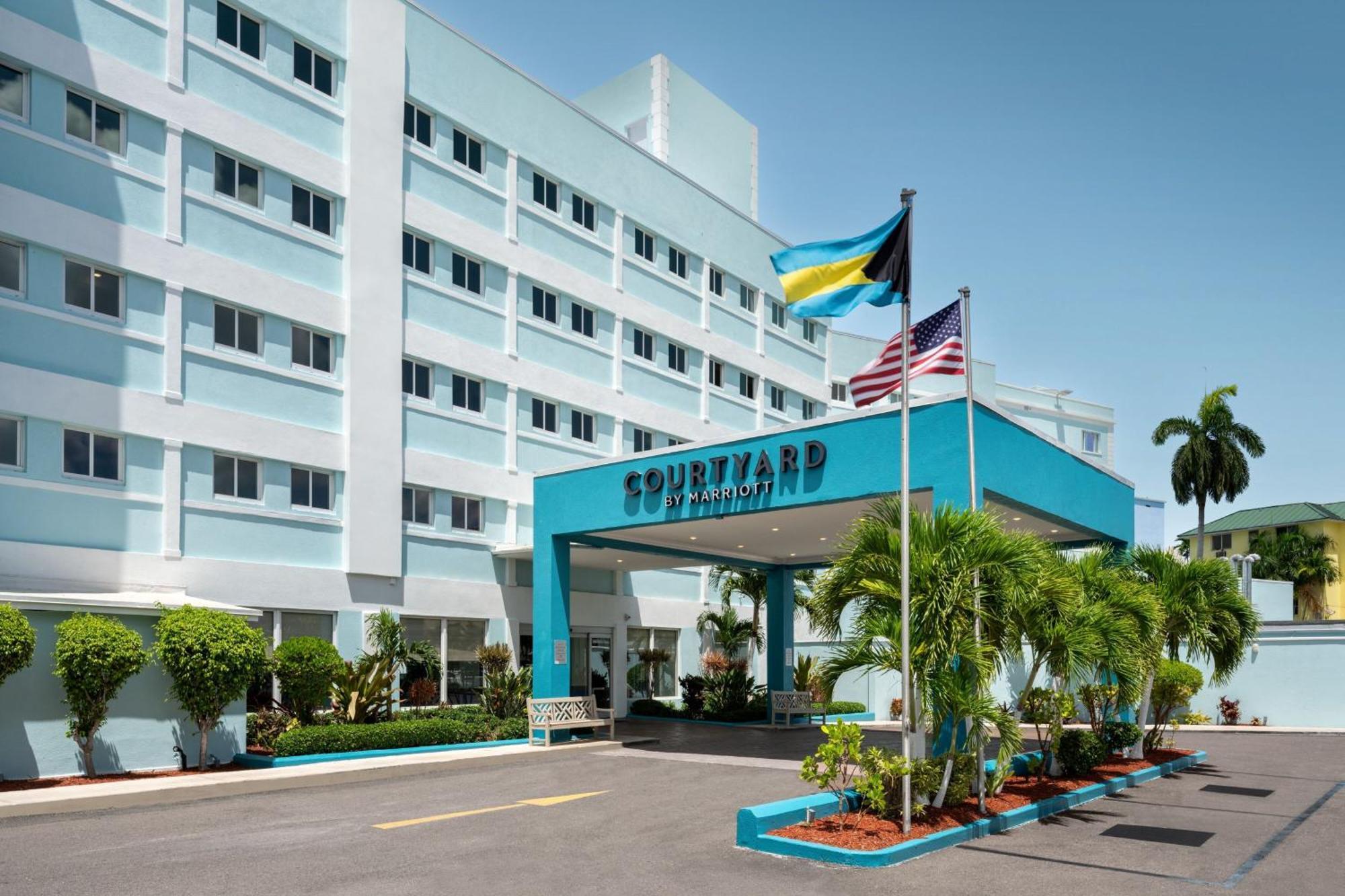 Courtyard By Marriott Nassau Downtown/Junkanoo Beach Buitenkant foto