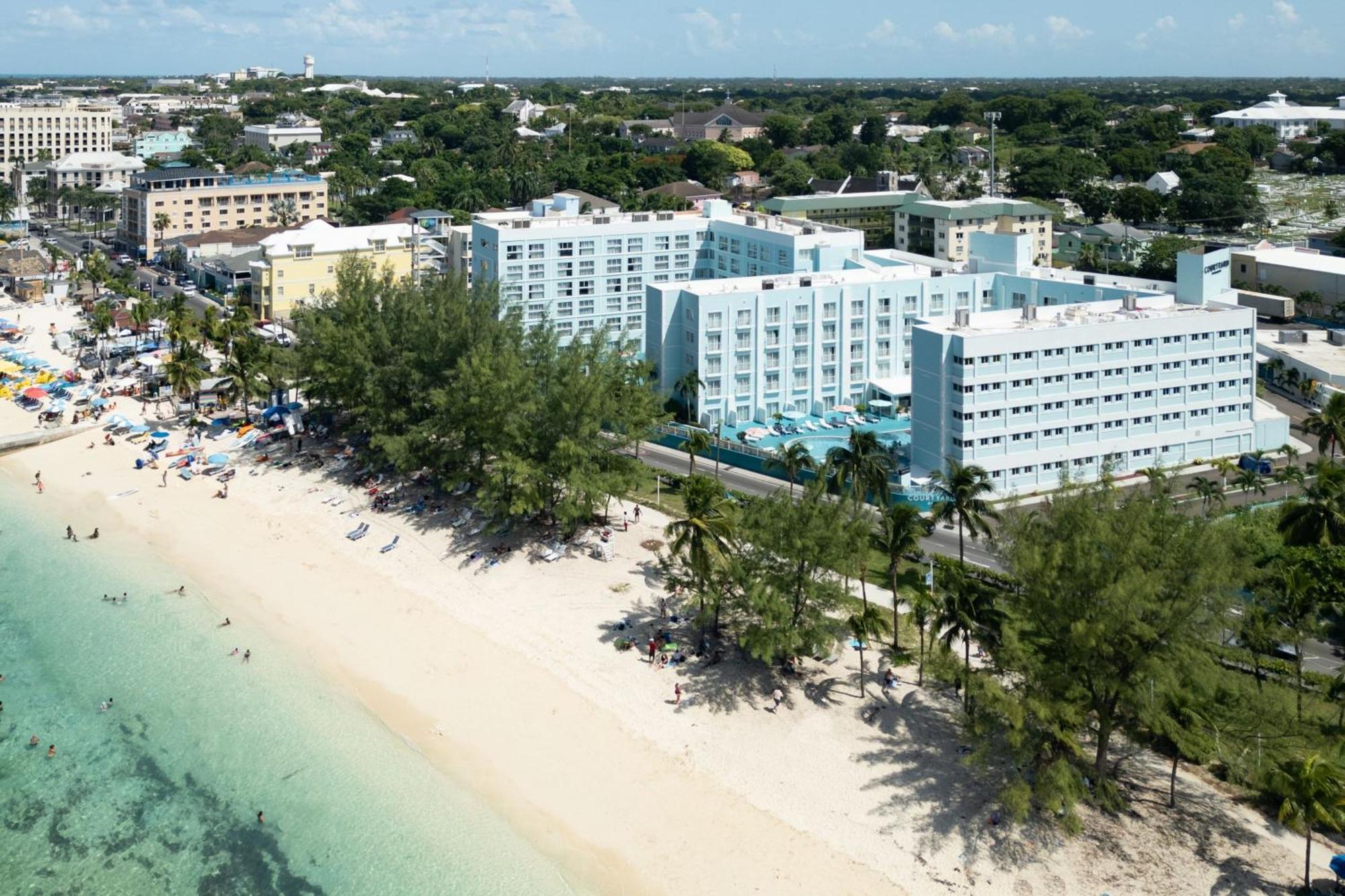 Courtyard By Marriott Nassau Downtown/Junkanoo Beach Buitenkant foto