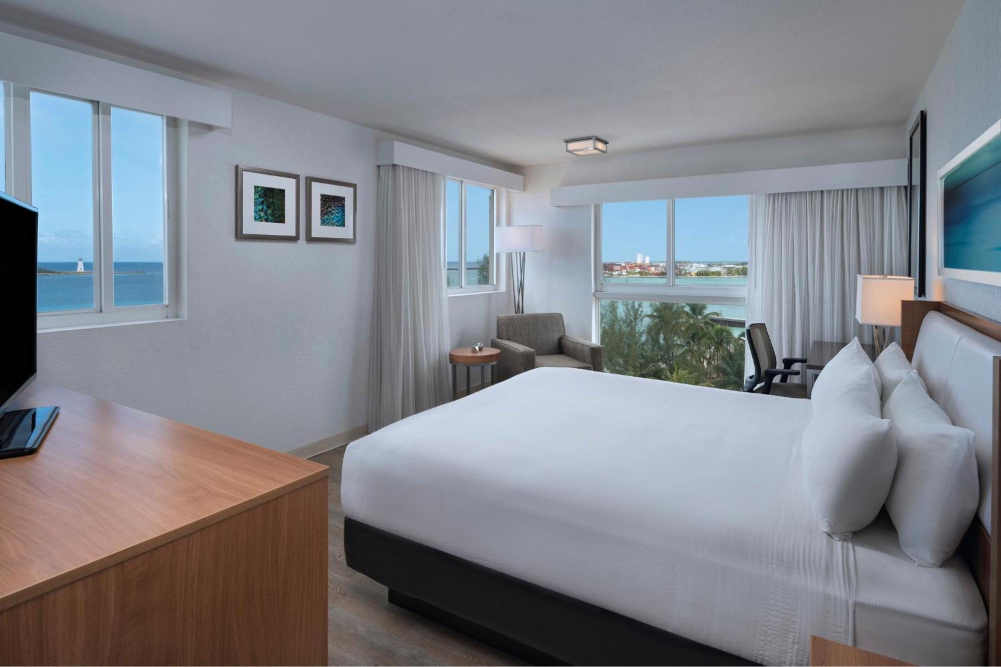 Courtyard By Marriott Nassau Downtown/Junkanoo Beach Buitenkant foto