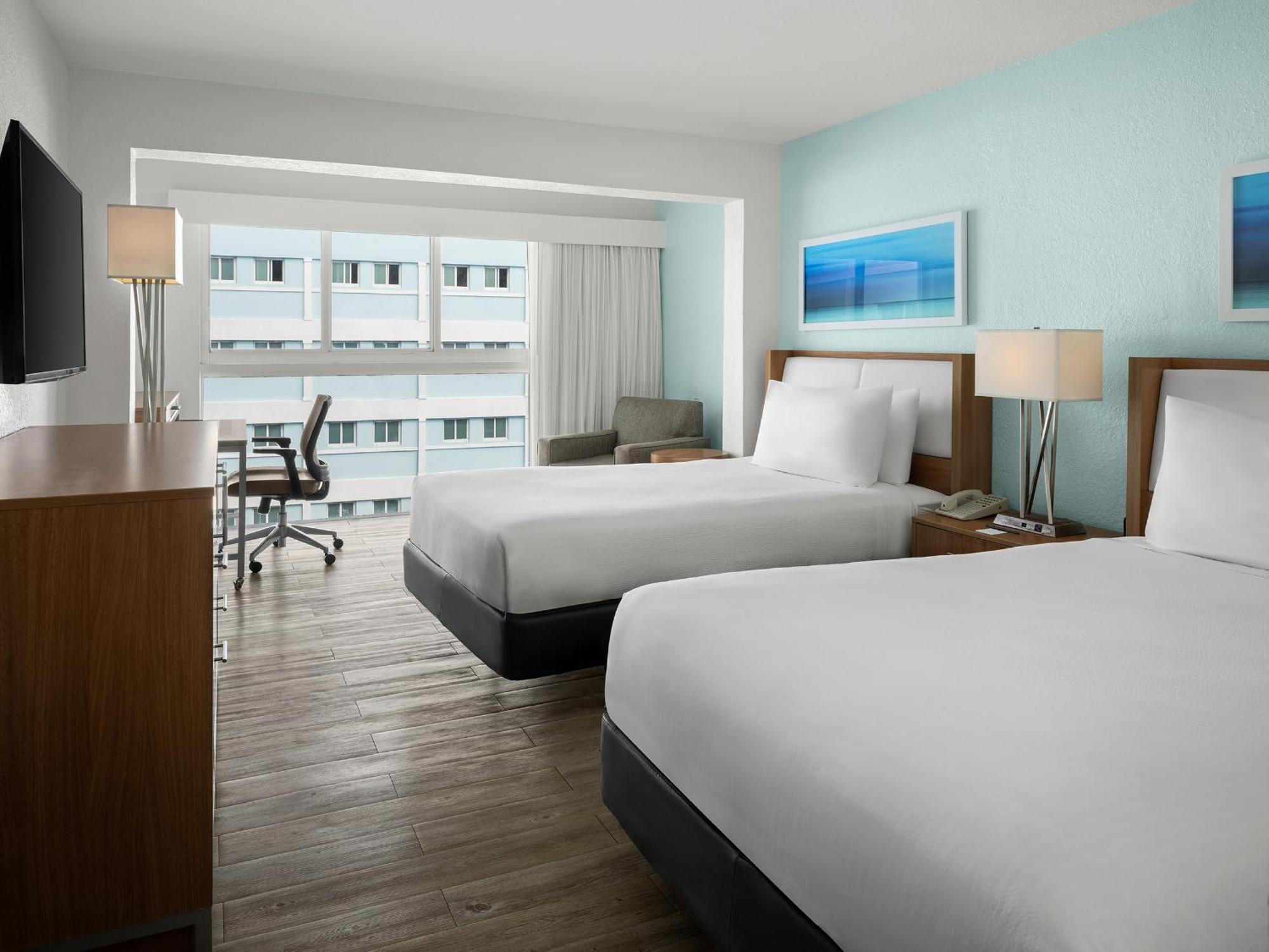 Courtyard By Marriott Nassau Downtown/Junkanoo Beach Buitenkant foto